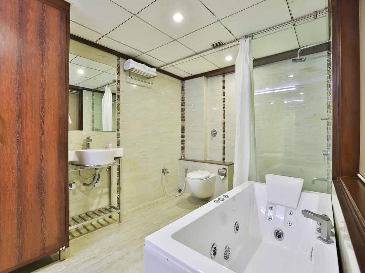 Oyo 13253 The Grand Vinayak Hotel Αχμπανταμπάντ Εξωτερικό φωτογραφία