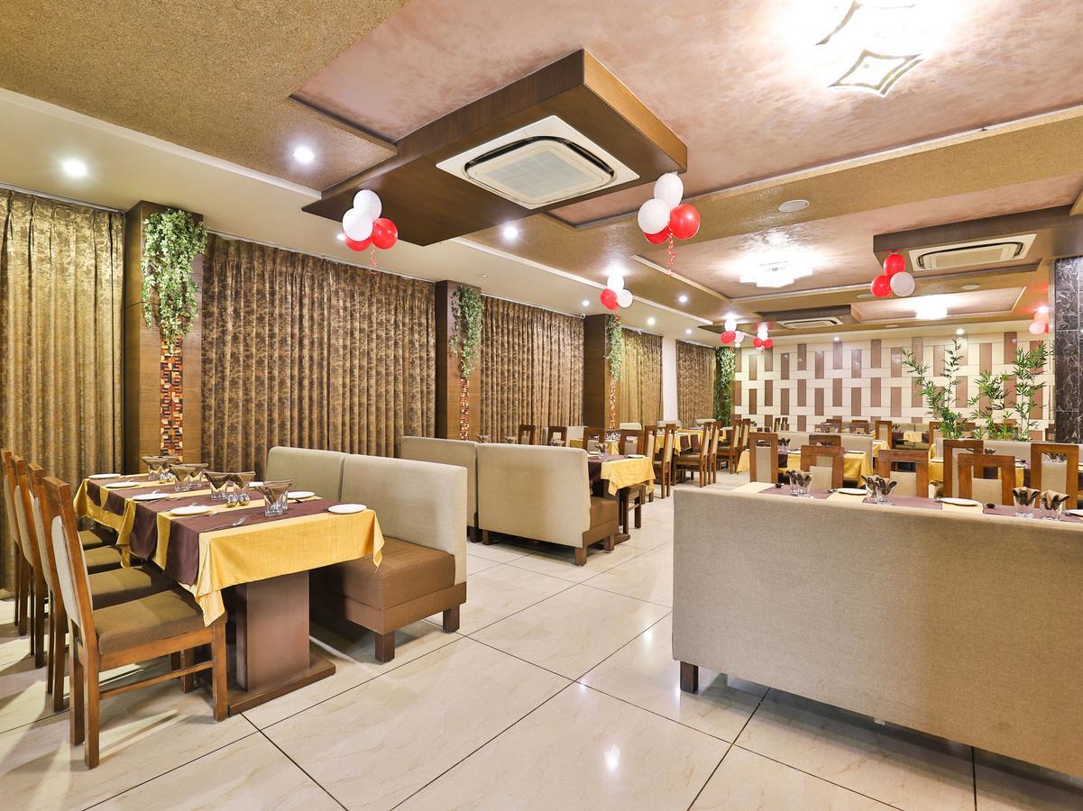 Oyo 13253 The Grand Vinayak Hotel Αχμπανταμπάντ Εξωτερικό φωτογραφία
